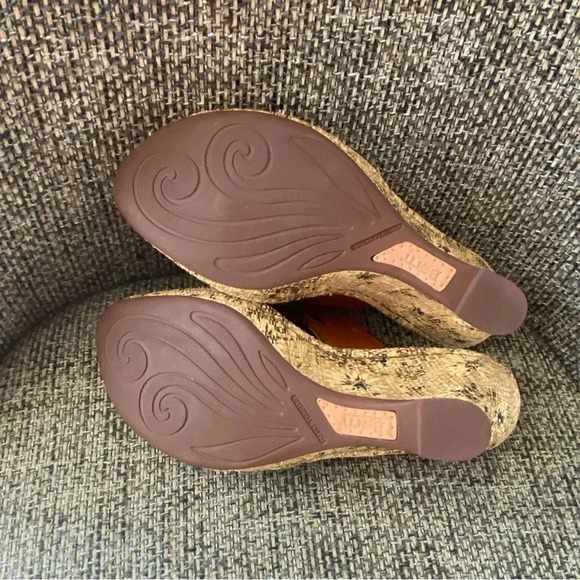 Born Leather drilles Huarache‎ style Size 8 Wedge - Picture 4 of 7